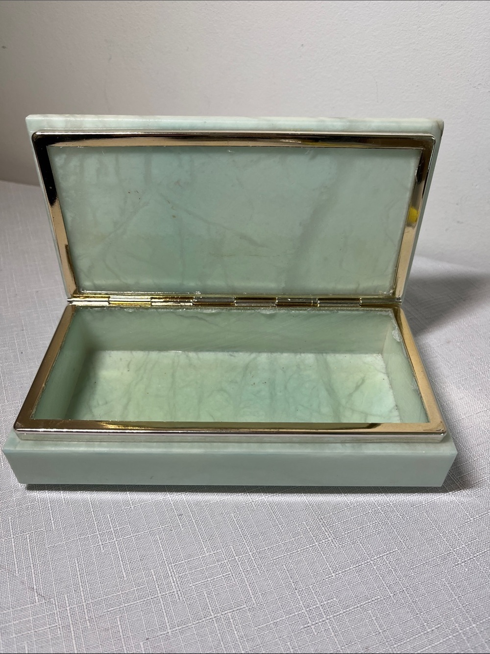 Genuine alabaster jewellery box trinket dish
Italy, Giftcraft Ltd
Vintage - Picture 4 of 9